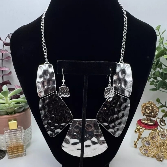 Magnificent Musings Silver Toned Set - Picture 2 of 10